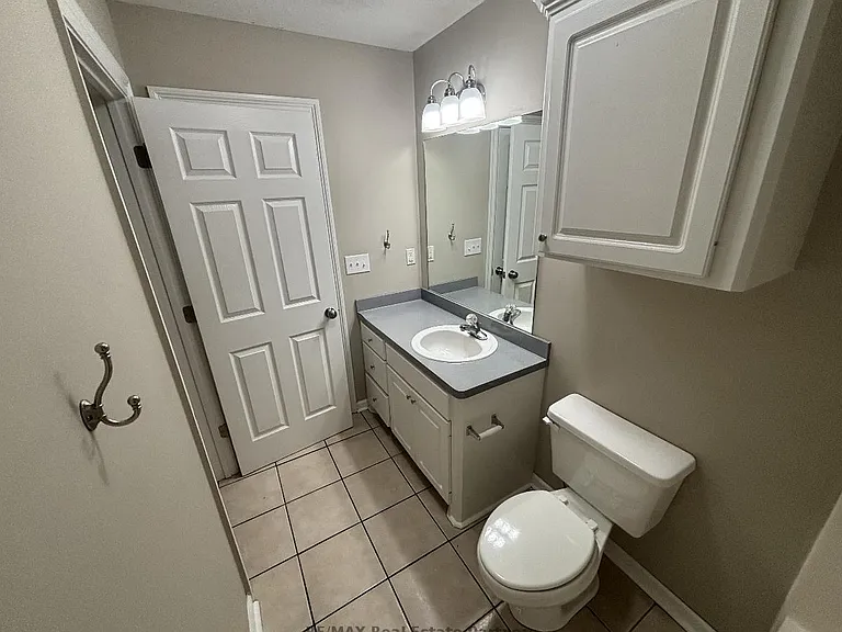 2503 W 7th St #27 — Photo 11