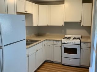 135 N Lincolnway APT 5A, North Aurora, IL 60542