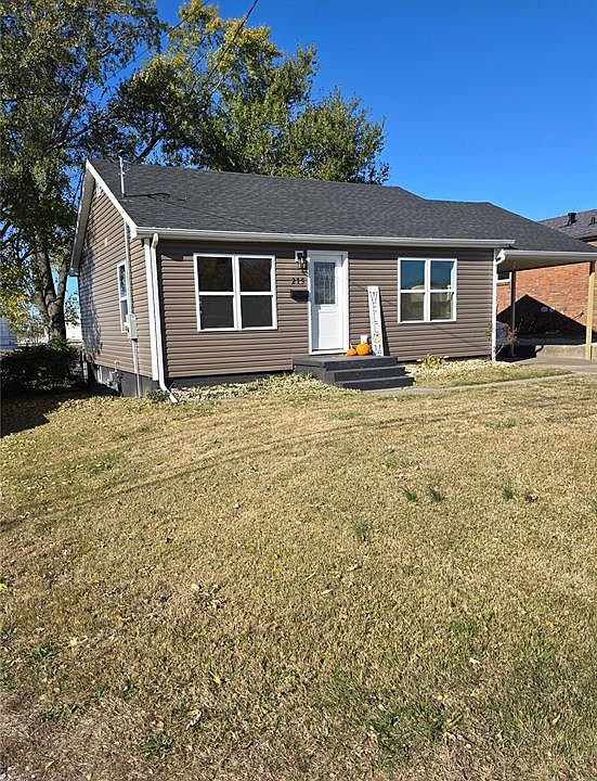 2nd image of 215 S Maple Ave