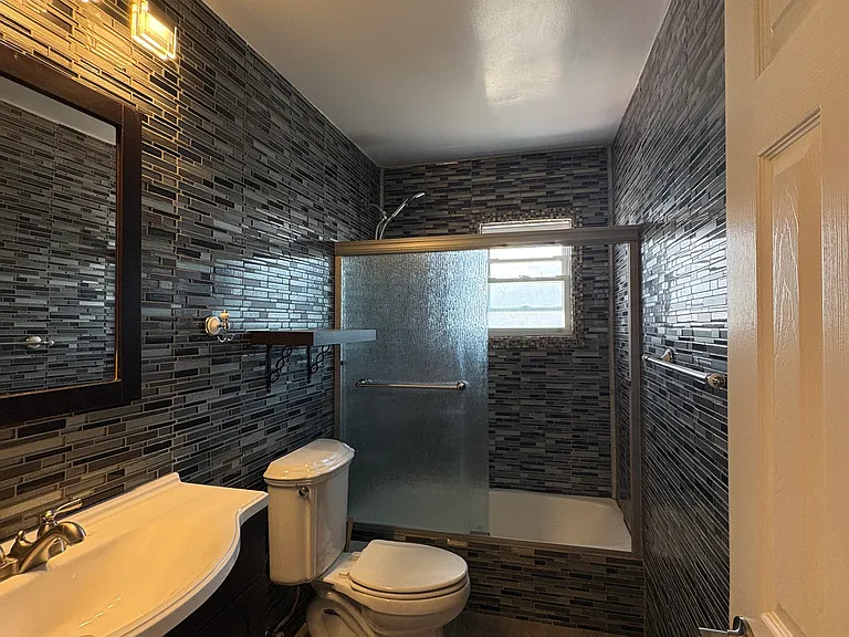 327 Chesterton Ave — Photo 9