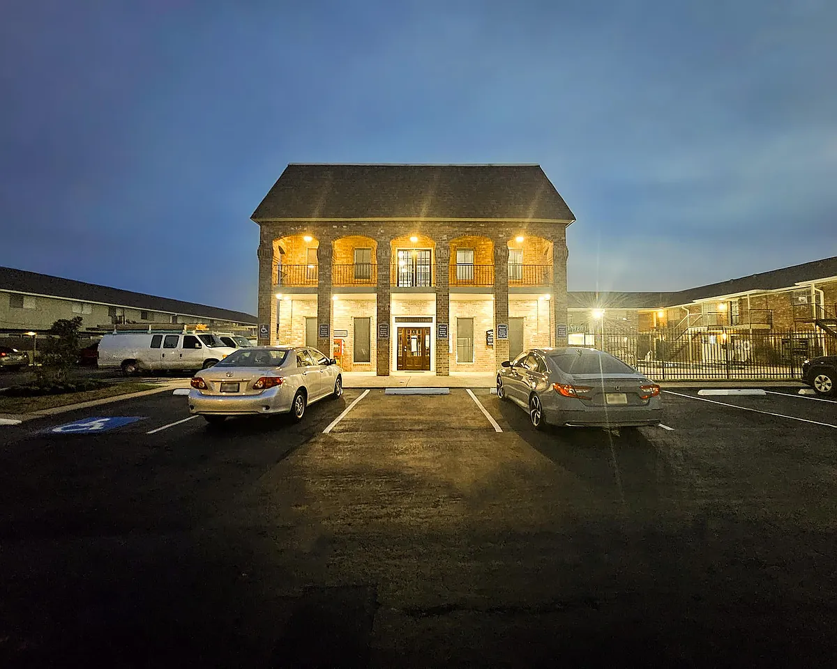 Leasing Office - Belmont Place