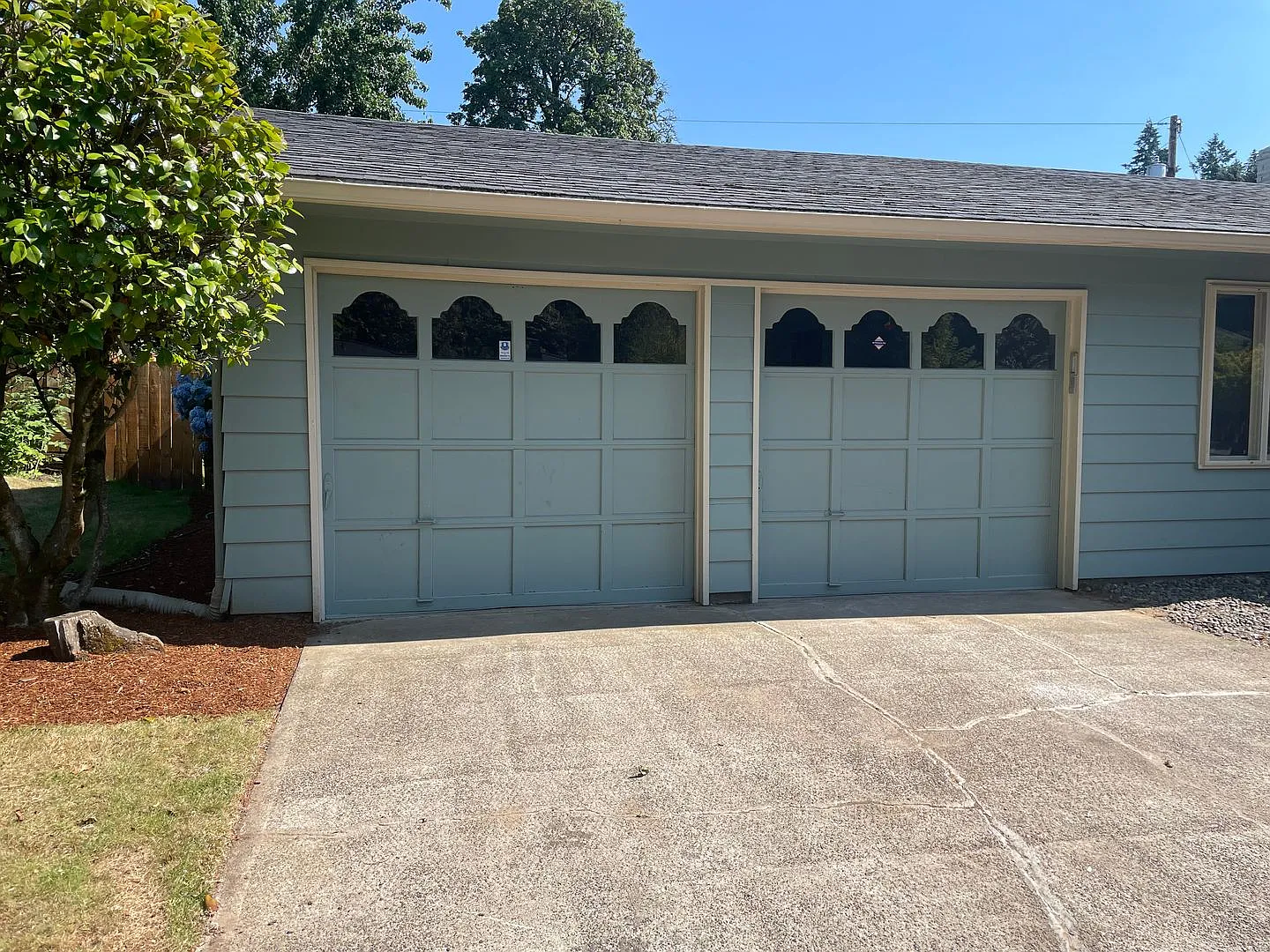 Charming 3-Bedroom Single-Level Home in a Fantastic Neighborhood! — Photo 2