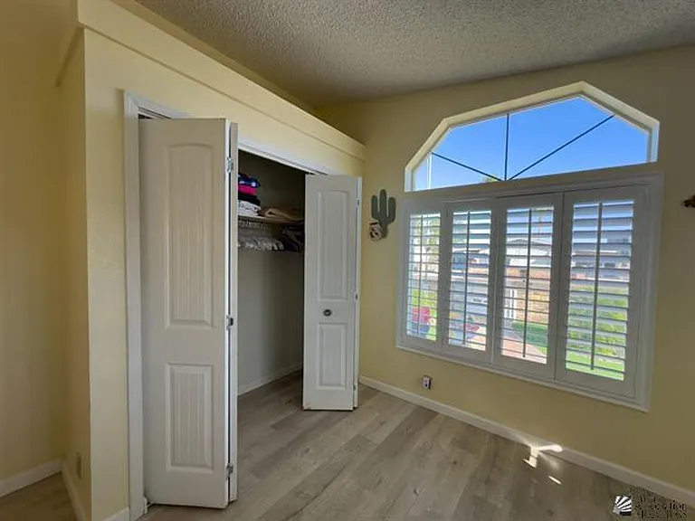 13239 E 49th Dr — Photo 2
