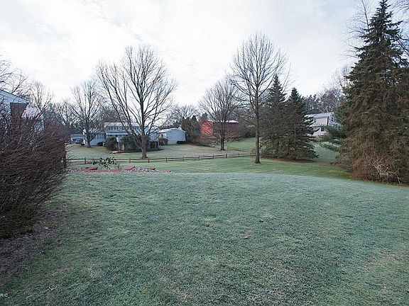 4th image of 2132 Aberdeen Dr