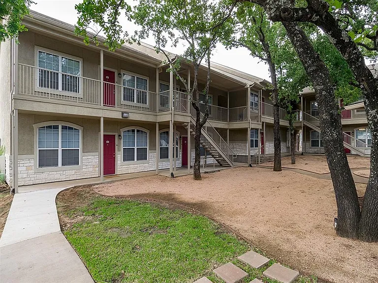 Residences at Holly Oaks — Photo 20