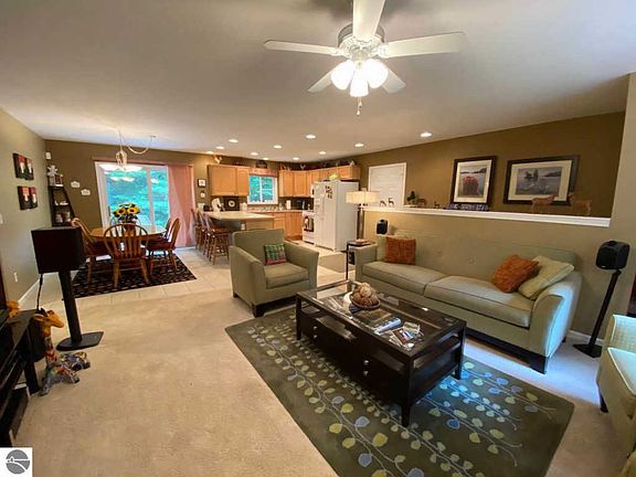 5th image of 5787 Schreck Ln