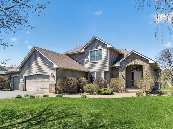 1135 S Trappers Xing, Lino Lakes, MN 55038