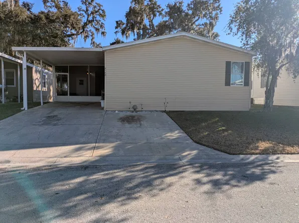 3148 Bending Oak Dr, Plant City, FL 33563