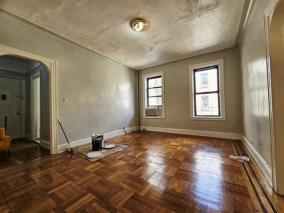2nd image of 2100 Westbury Ct #5N