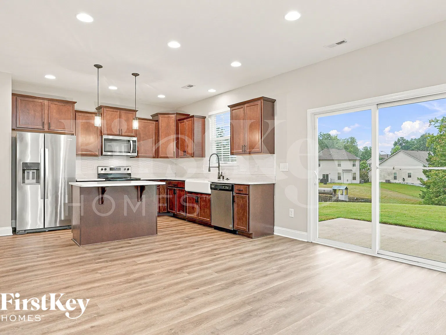 4 bed, 2.5 bath, 2018 sqft, $2,195 — Photo 3