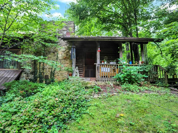 9307 E Dill Rd, Morgantown, IN 46160