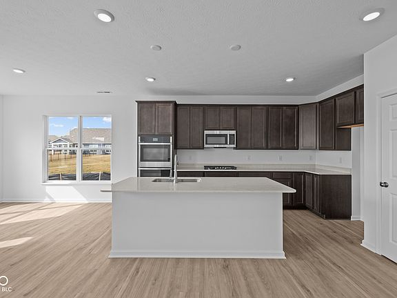 4th image of 16673 Cattle Hollow Ln