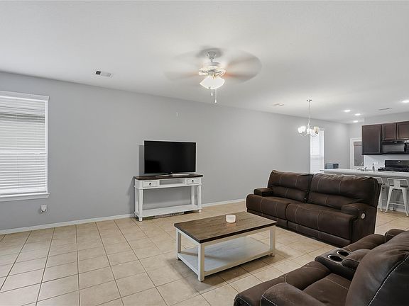 4th image of 9938 Yanet Grove Ln