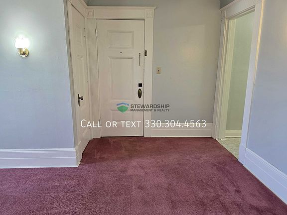4th image of 407 Lincoln Way E APT 2
