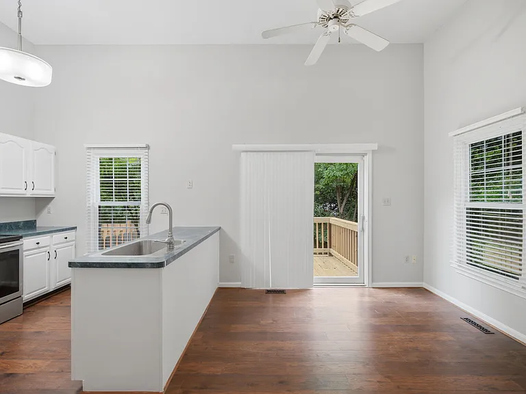 27 Ryan Ct — Photo 10