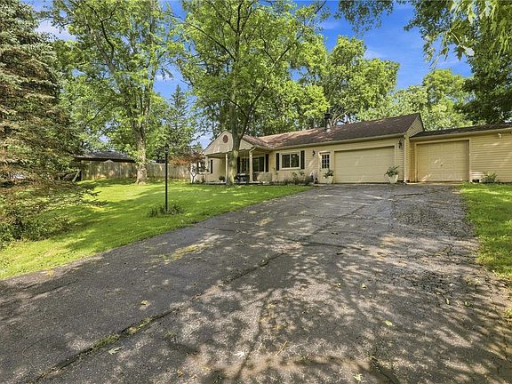 3rd image of 29 W Blossom Hill Rd