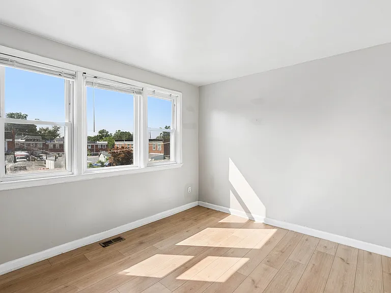 2801 Hinsdale Dr — Photo 9