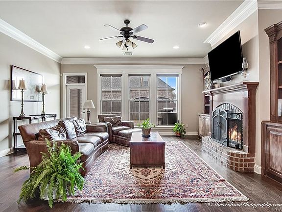 4th image of 600 Bitter Pecan Dr