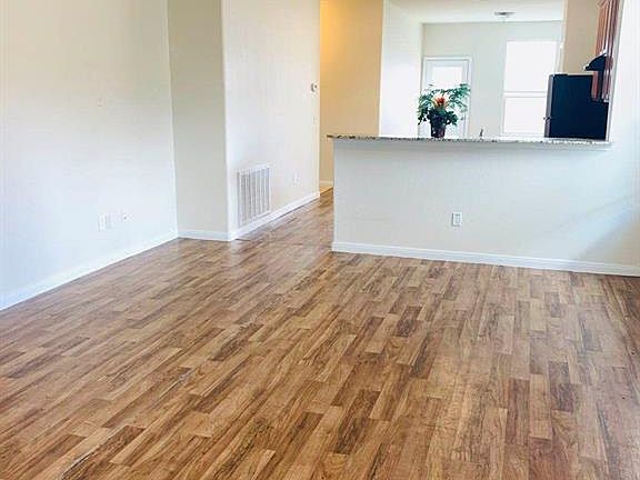 3rd image of 2710 Skyview Silver Dr