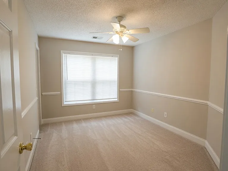35 Belmont Dr — Photo 14