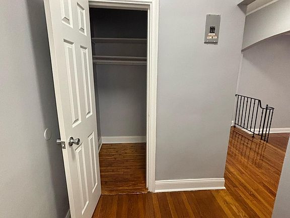 4th image of 31 S Munn Ave #3E