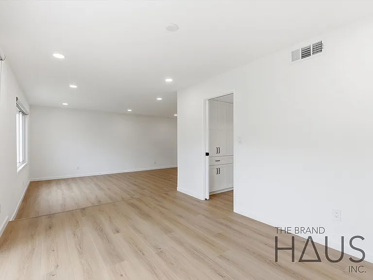 6861 Defiance Dr — Photo 8