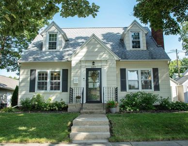 609 1st Ave NE, Waverly, IA, 50677