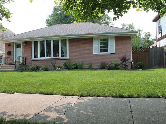 3rd image of 7420 N Ozark Ave