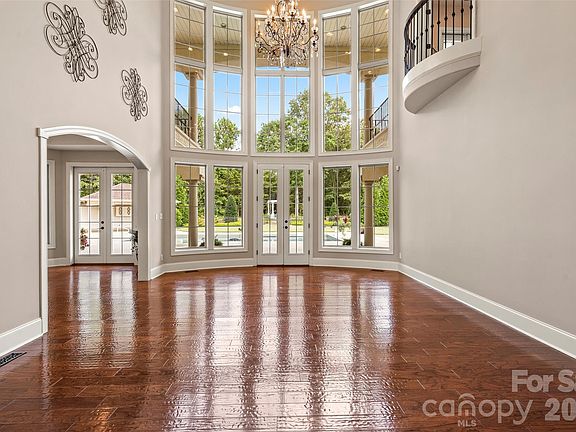 5th image of 220 Fincher Rd