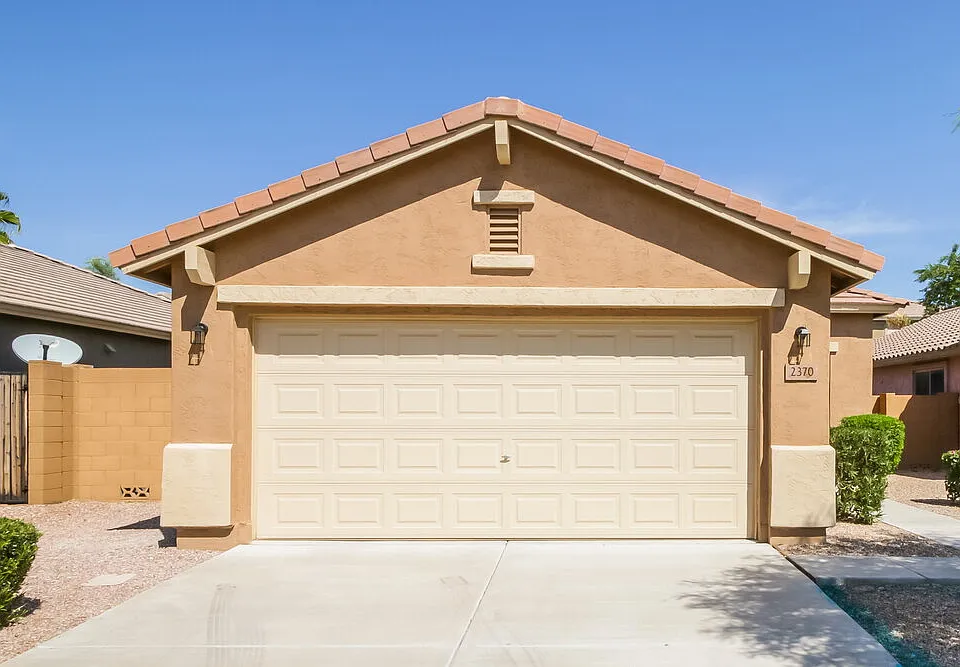 2370 W Gold Dust Ave