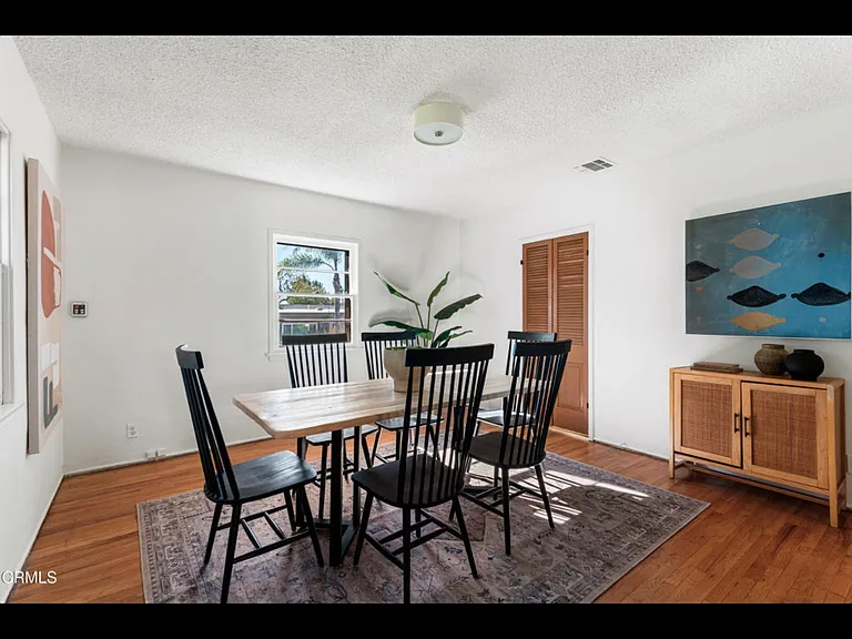 1563 Valencia Ave — Photo 31