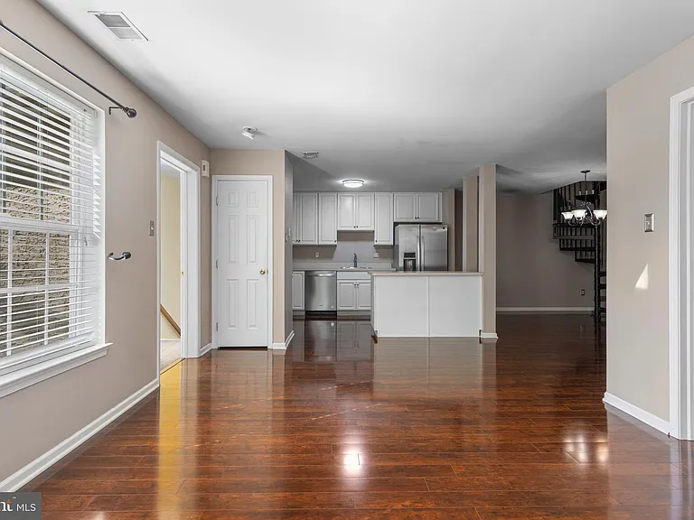 312 Riverbirch Cir #802 — Photo 6