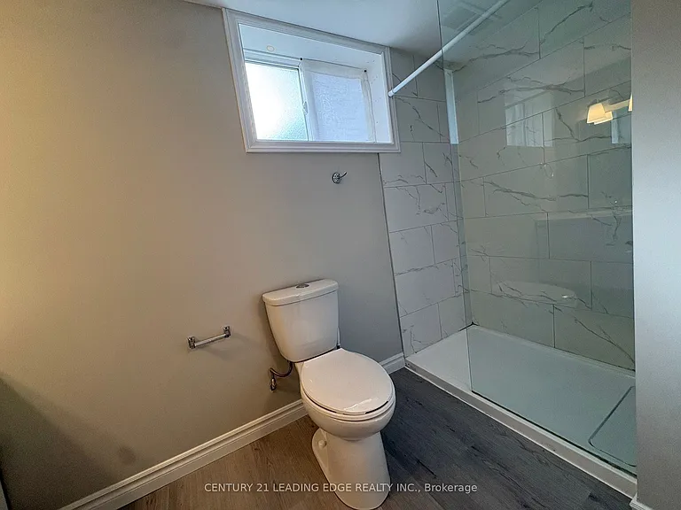 22 Greenwood Ave #LOWER — Photo 9