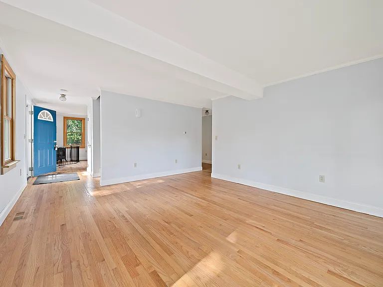 8 Winthrop Ave — Photo 4
