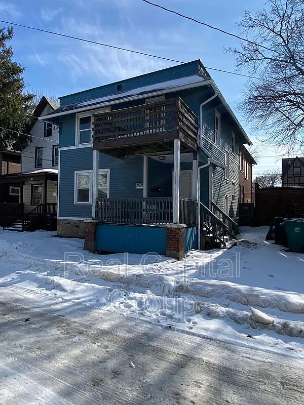 2 bed, 1.0 bath, $850 — Photo 1