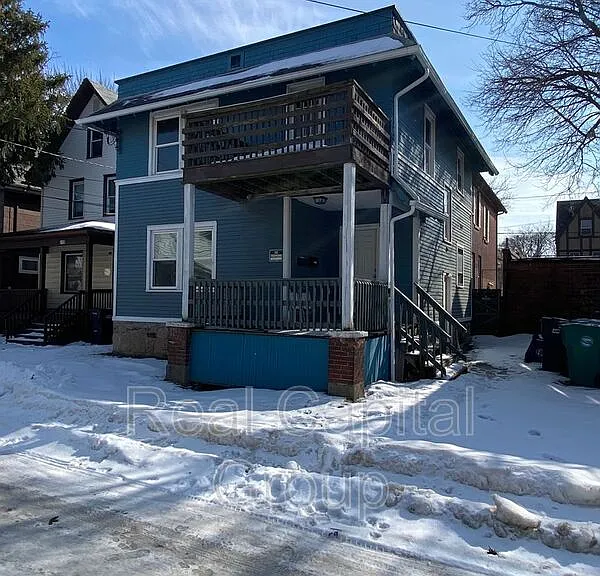 709 Townsend Pl #UPPER — Photo 1