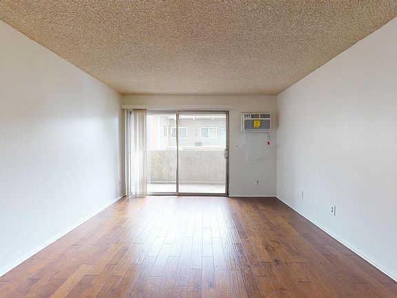 2nd image of 3720 Clarington Ave APT 105