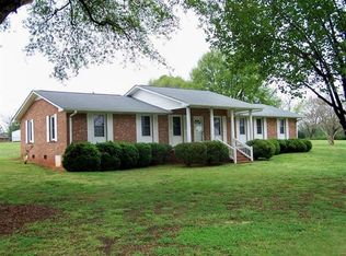 102 Club Rd, Williamston, SC 29697