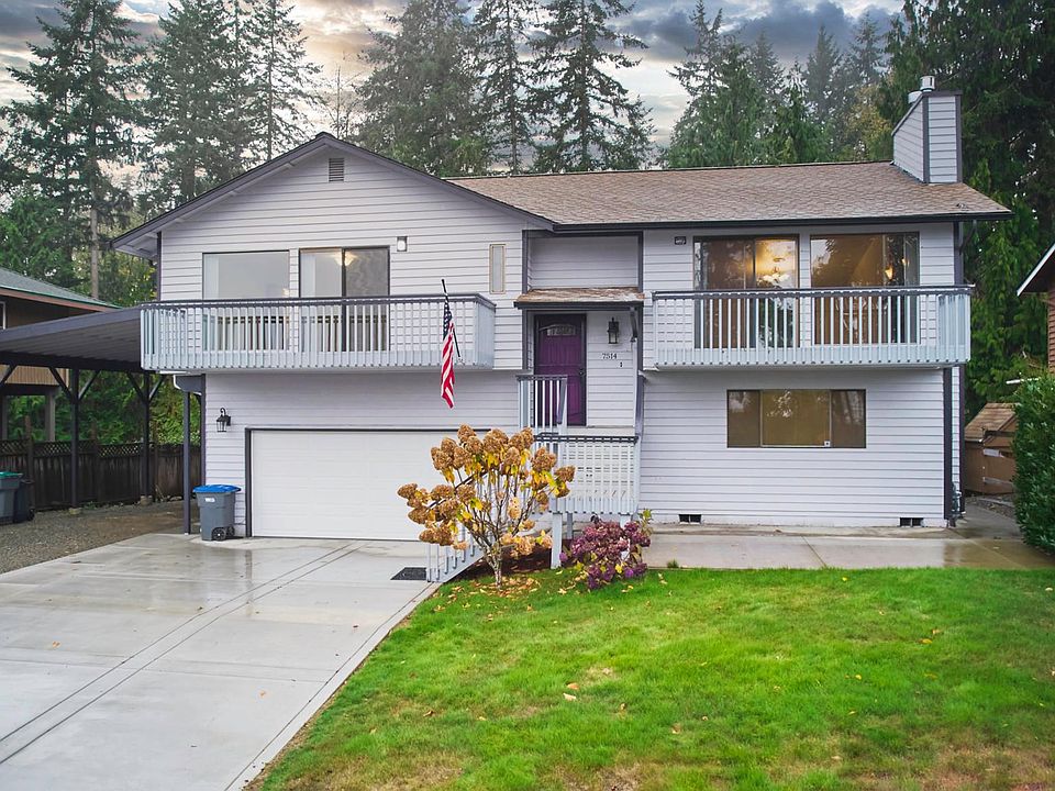 You will love living in this spacious 2356 square foot, three bedroom and three full bath view home in the desirable Manchester community!