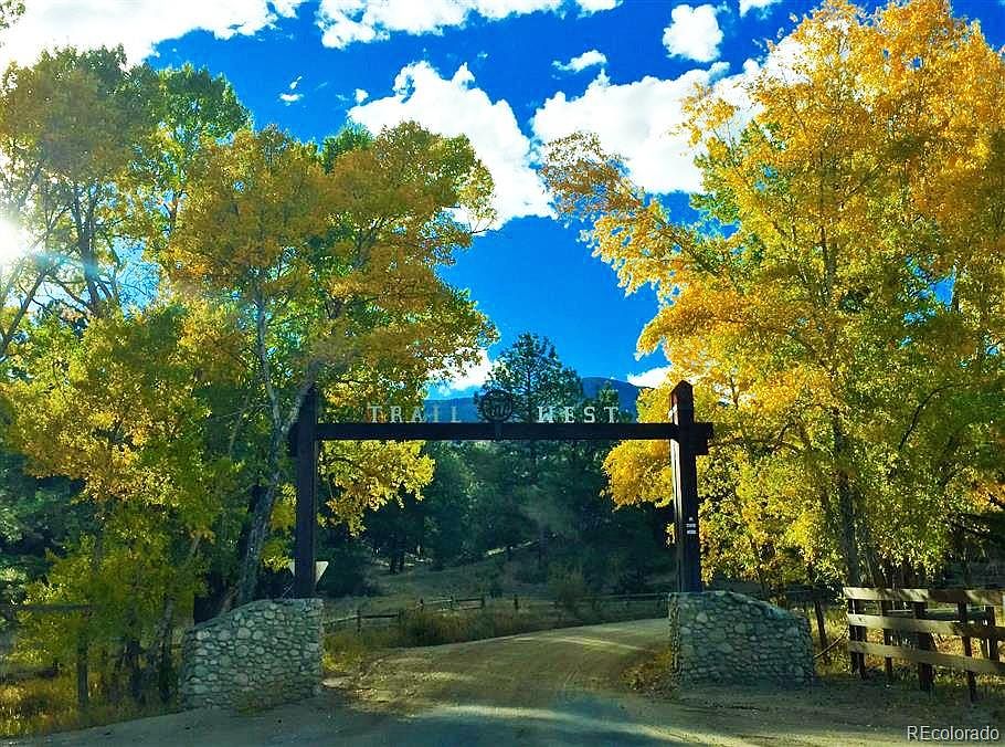 1st image of 18235 Trail West Dr