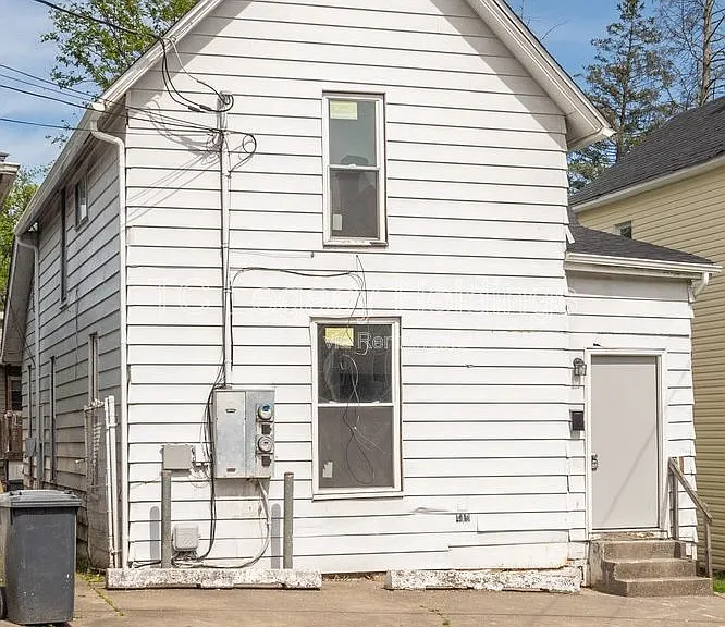 419 Walnut Ave — Photo 1