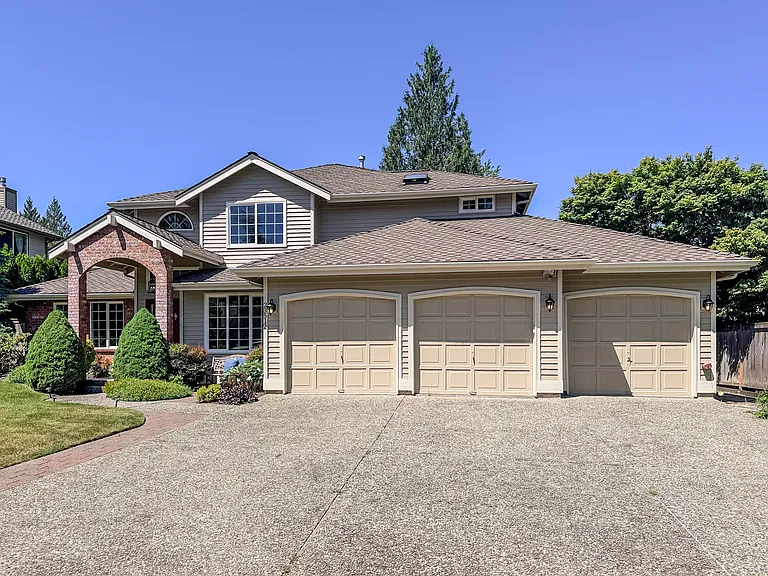 23512 NE 19th Dr — Photo 1