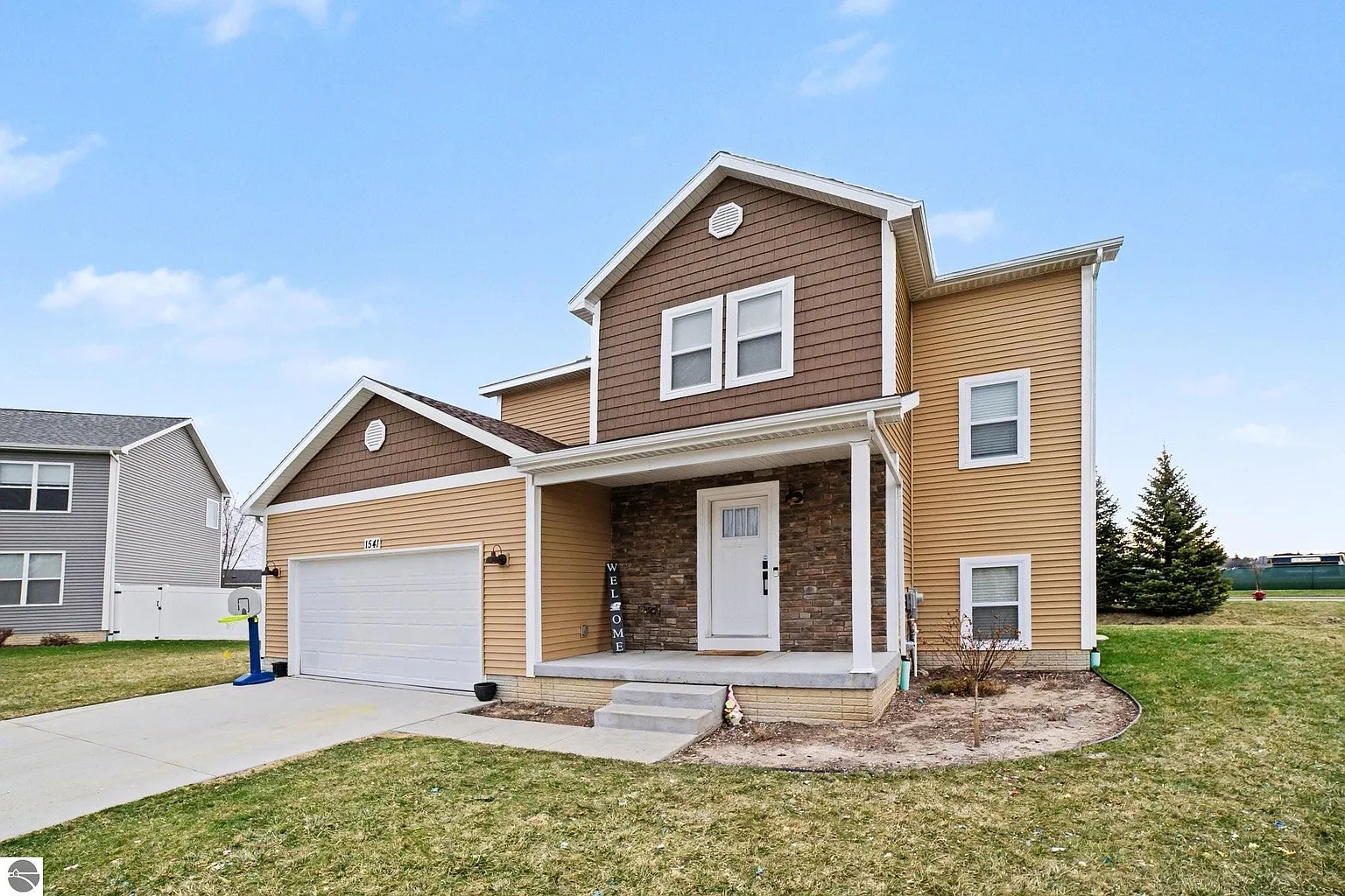 1541 Batson Pl photo 1