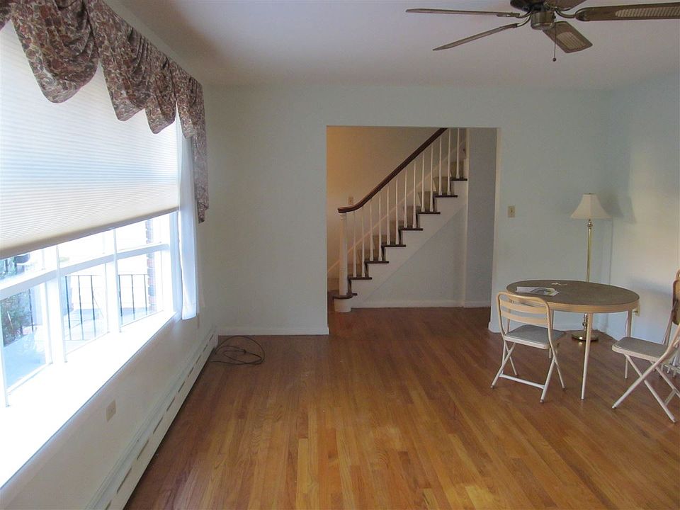 77 Main St, Schaghticoke, NY 12154 Zillow