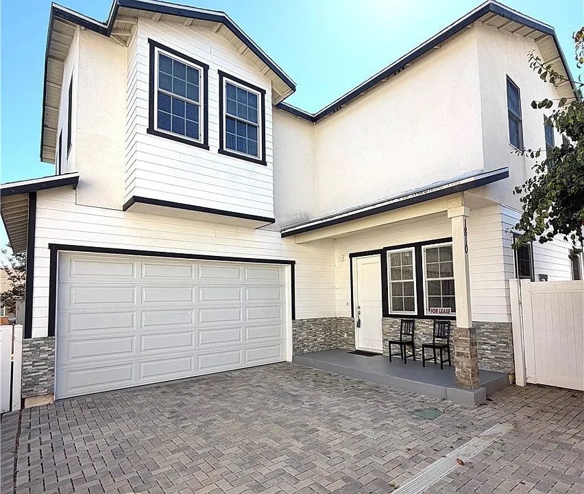 1810 Pomona Ave