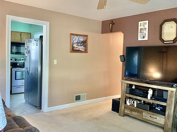 5th image of 2406 Wallace Dr