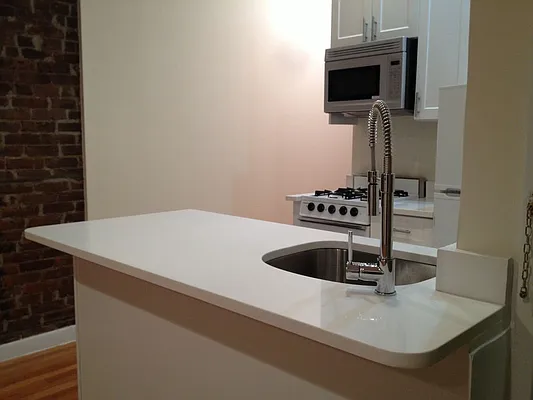 Rented by Sky Management | media 35