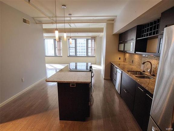 3rd image of 915 Olive St APT 910