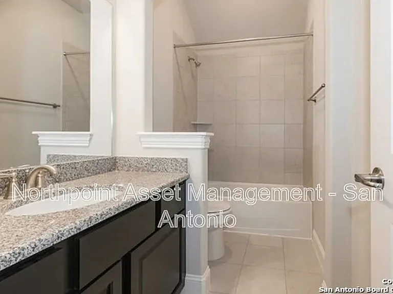 13706 Meadowick Dr — Photo 15
