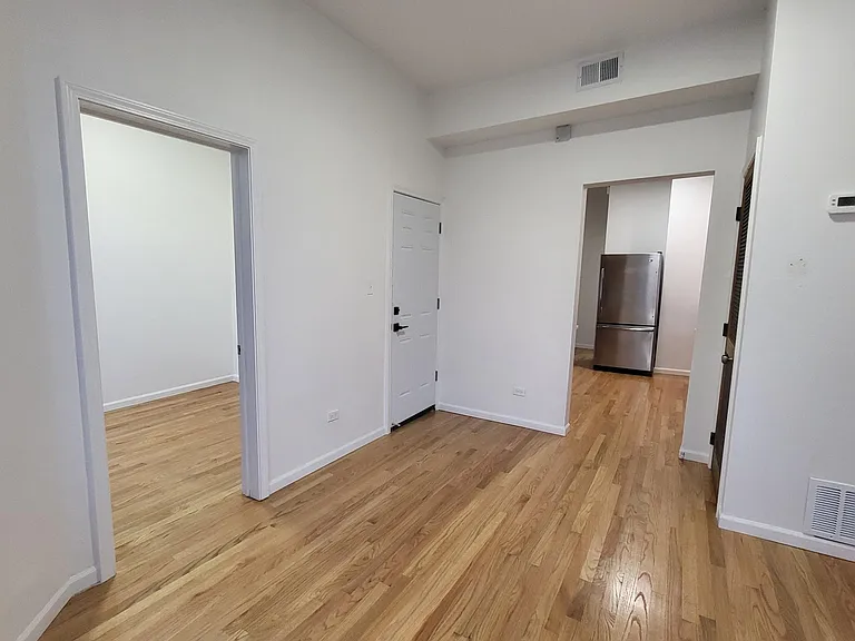 2523 S Whipple St #3F — Photo 6